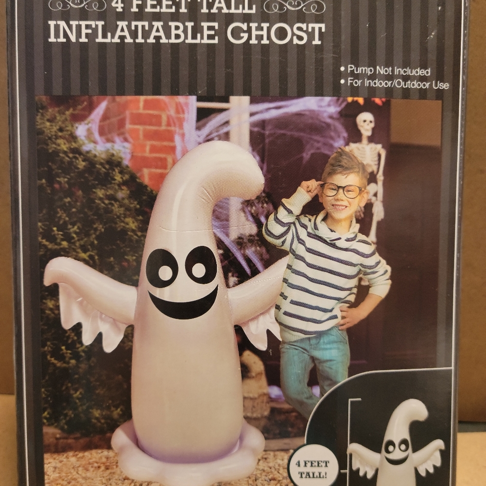 NEW 4 Ft tall Free Standing Blow Up Ghost